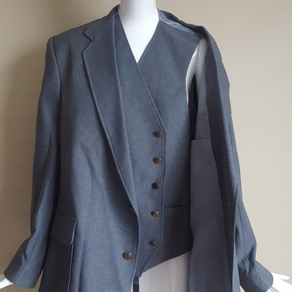 Set - Picture 3 of 3